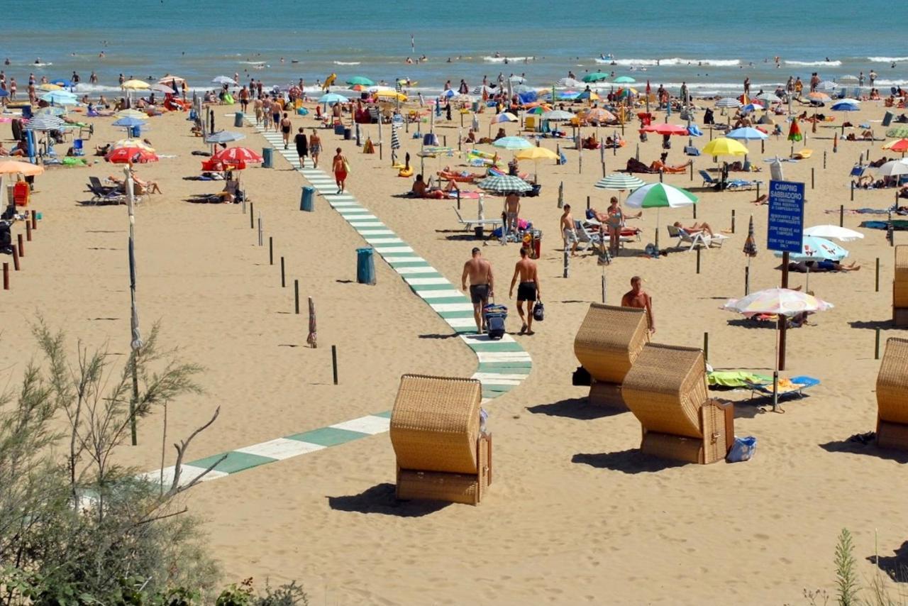 Olaszelmeny Beach Caravans Lignano Sabbiadoro Eksteriør bilde