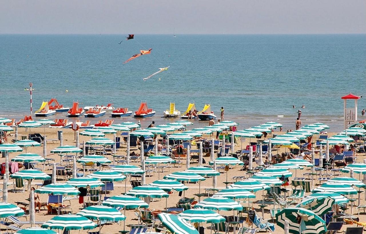 Olaszelmeny Beach Caravans Lignano Sabbiadoro Eksteriør bilde
